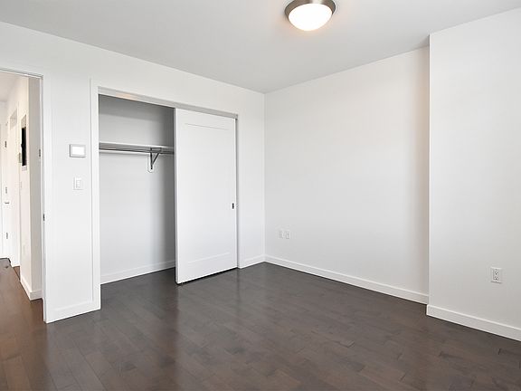 5th image of 3040 21st St APT 302