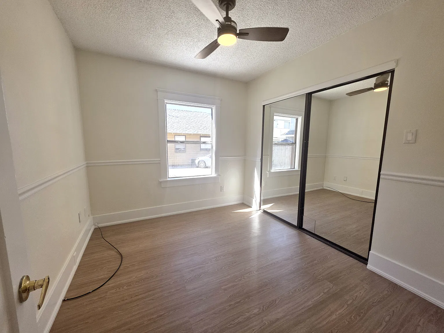 521 N Pomona Ave — Photo 2