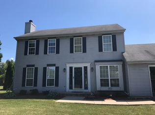 6801 W Pineberry Rdg, Franklin, WI 53132