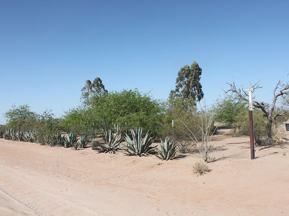 1st image of 7918 N Shadows Desert Ln