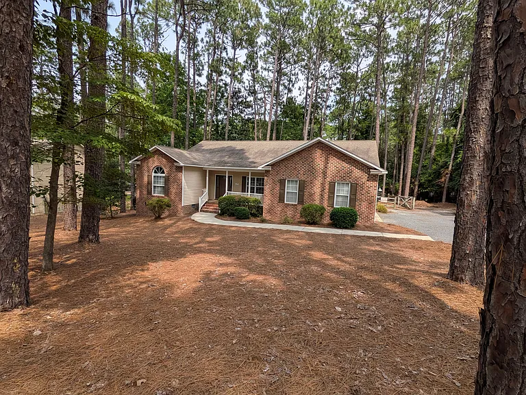 475 Crestview Rd — Photo 42