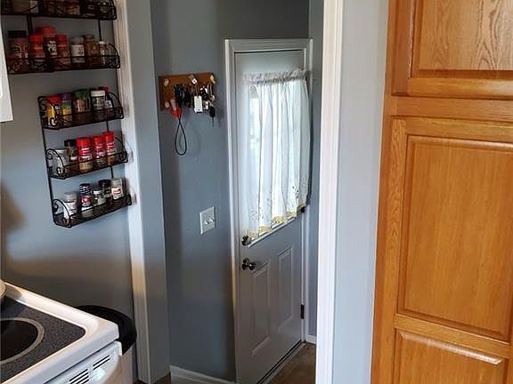 5th image of 129 Birch Ave