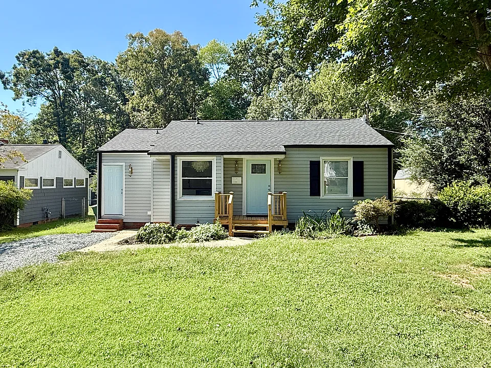 2735 Stratford Dr
