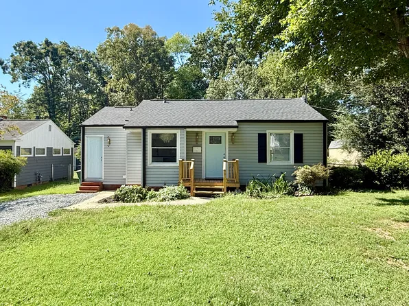 2735 Stratford Dr, Greensboro, NC 27408