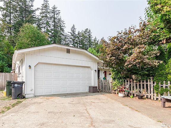2nd image of 2041 Bing Ct NW