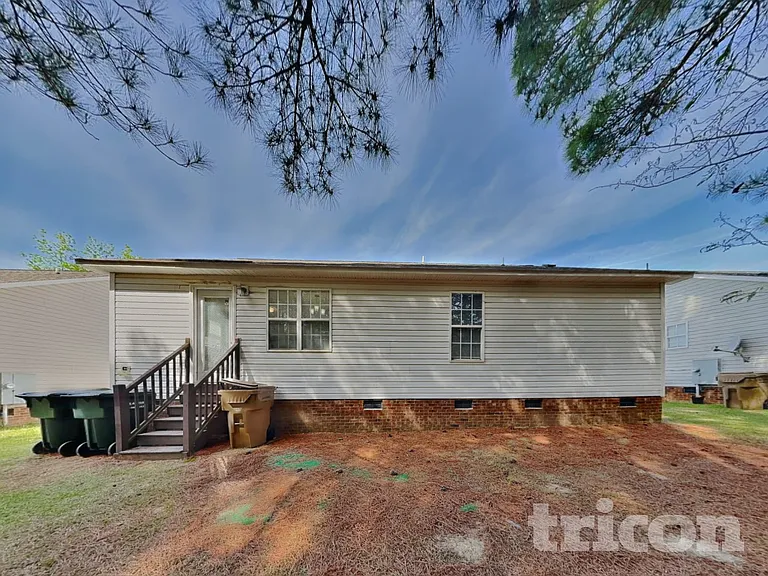 701 Avondale Dr — Photo 15