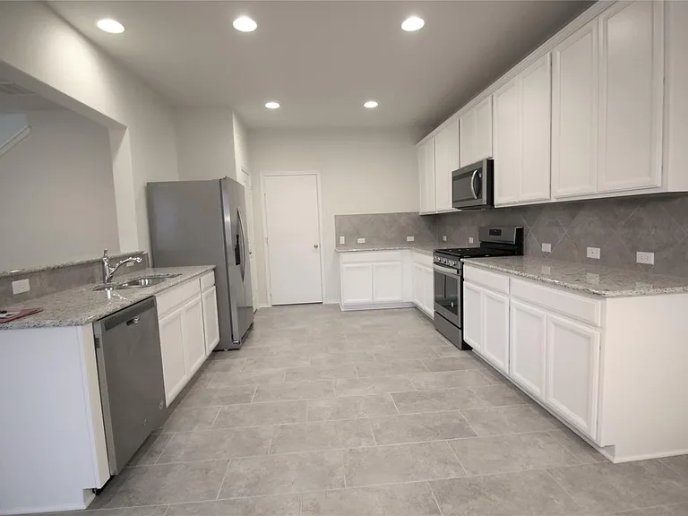 2601 Chandler Creek Blvd #16 — Photo 1