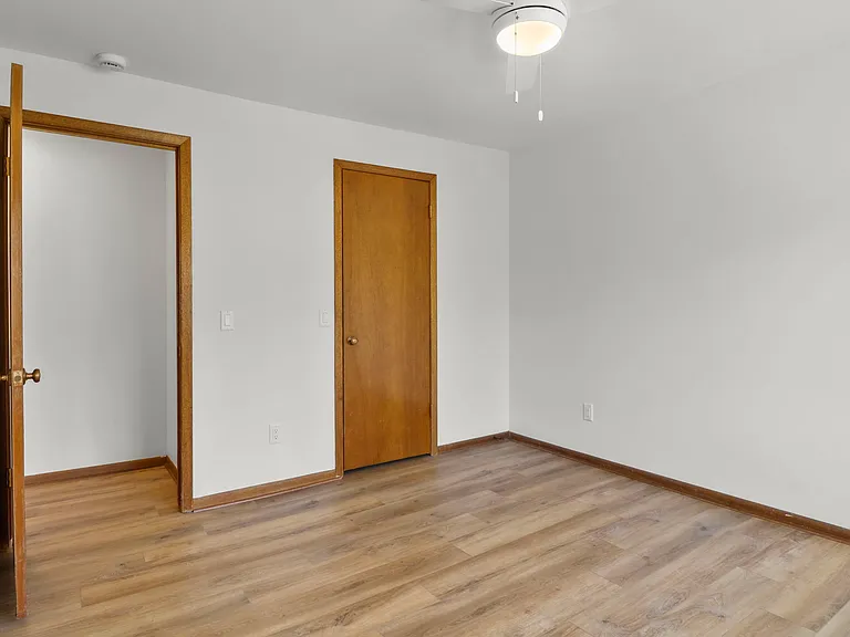 526 W Franklin St #4 — Photo 10