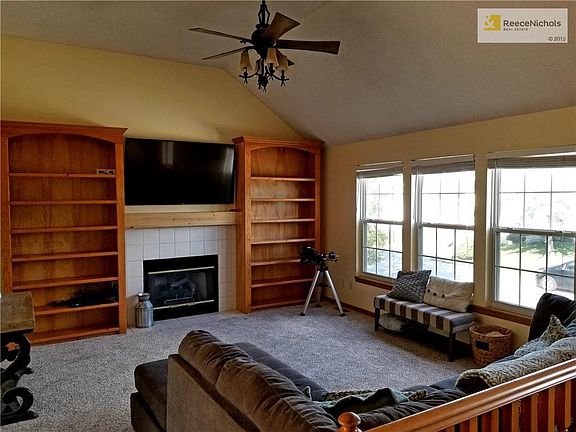 4th image of 2233 NE Maybrook Dr