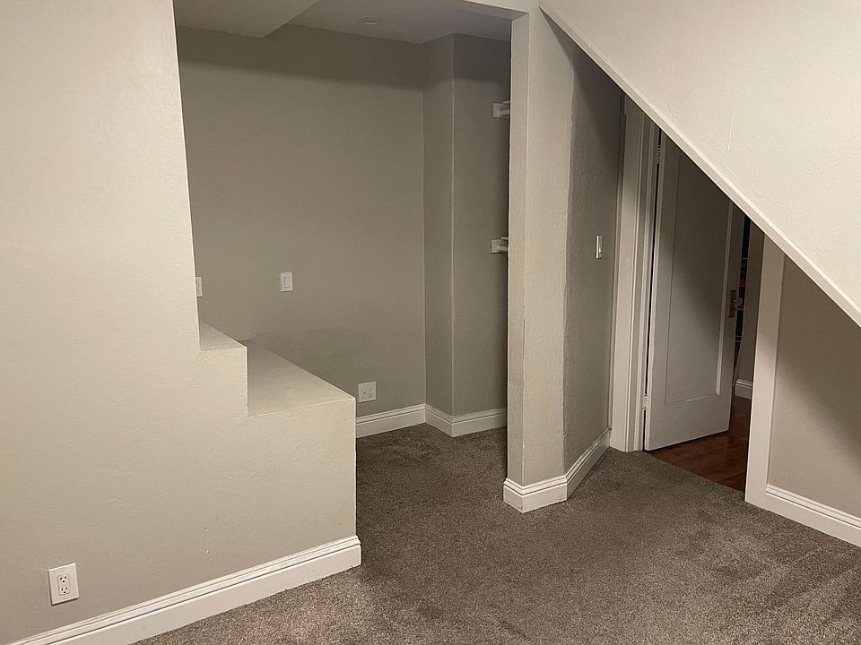 Bedroom 2 with office/workspace nook