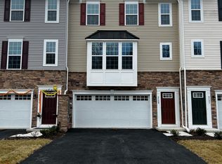 2129 Rivers Dr, Newark, DE 19702