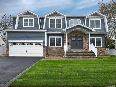 3 Lark Avenue, Old Bethpage, NY, 11804