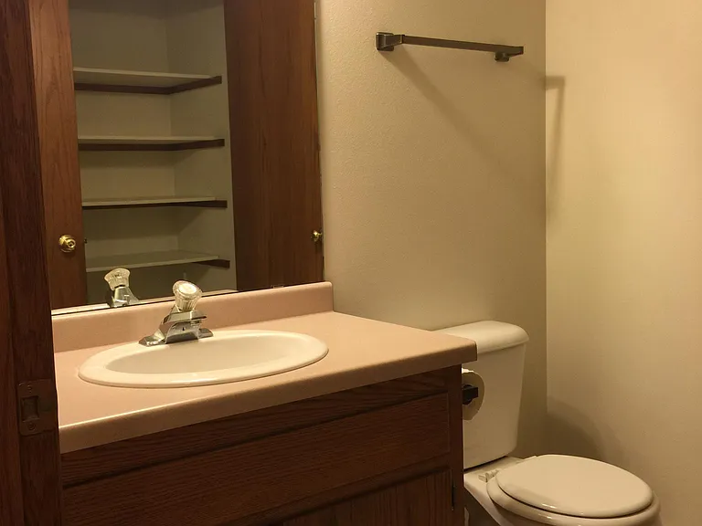1st floor 1/2 bath