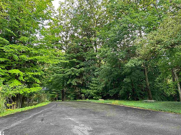 5th image of 5211 Mackenzie Dr