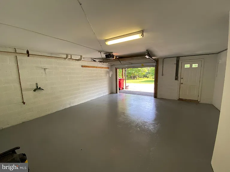 53 Game Farm Rd — Photo 4