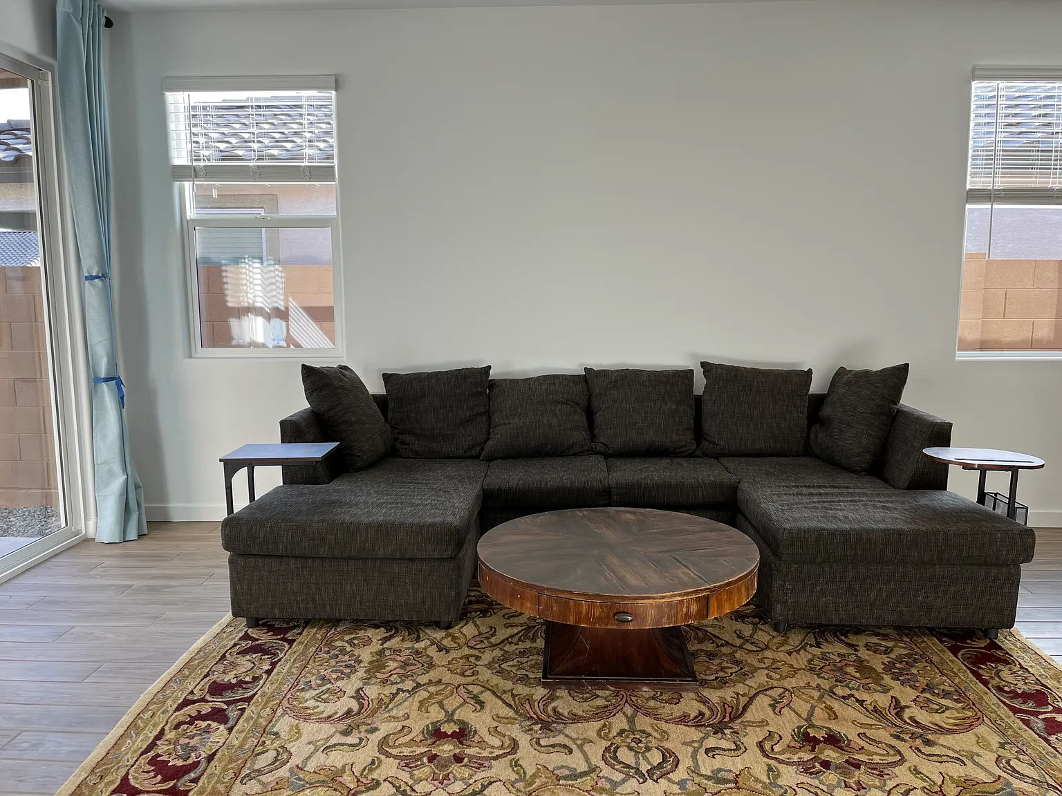 5 bed, 1953 sqft, $790 — Photo 3