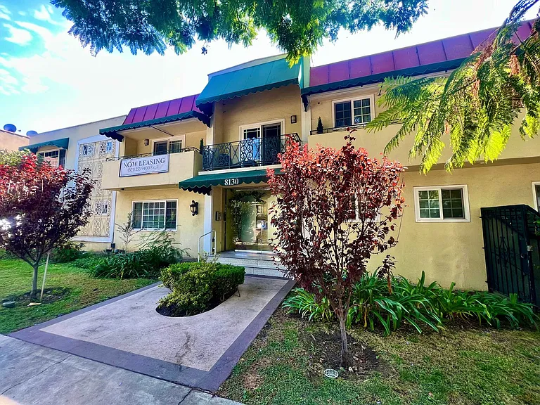 8130 Norton Ave, West Hollywood — Photo 29