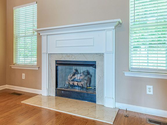 5th image of 1800 Woodland Pointe Dr