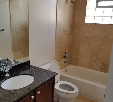 5th image of 6448 N Fairfield Ave Unit 3