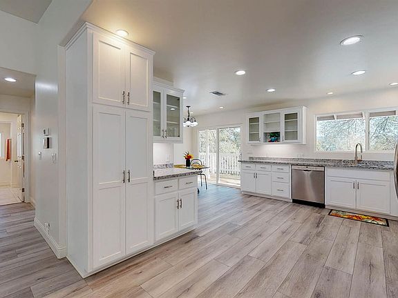 3rd image of 5820 Garden Park Dr