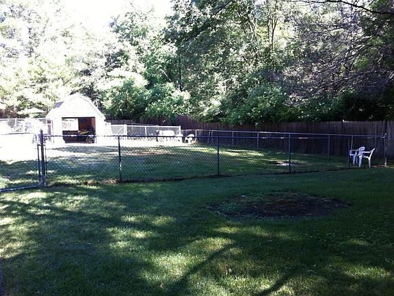 3rd image of 125 County St