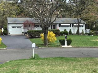 47 Thayer Dr, Tinton Falls, NJ 07724