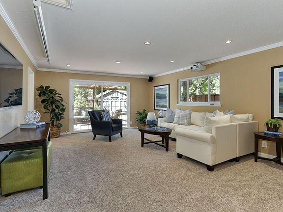 5th image of 2222 Coronet Dr