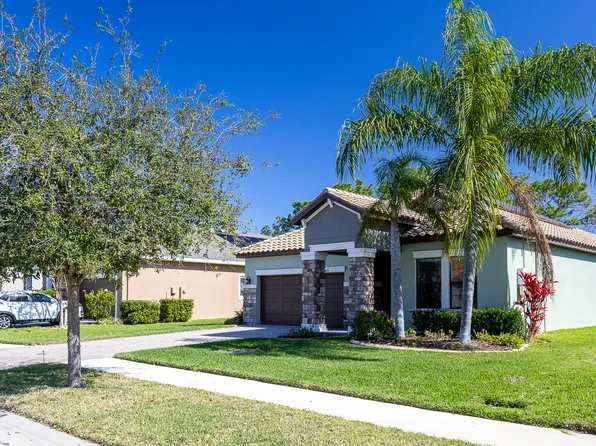 11815 Frost Aster Dr, Riverview, FL 33579