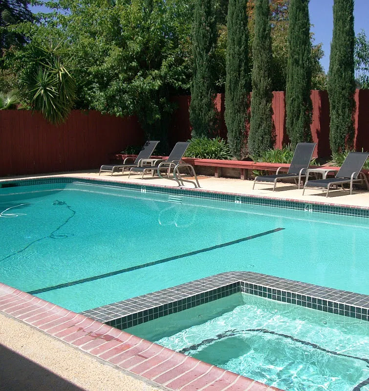3 bed, 1.5 bath, 1224 sqft, $1,995 — Photo 2