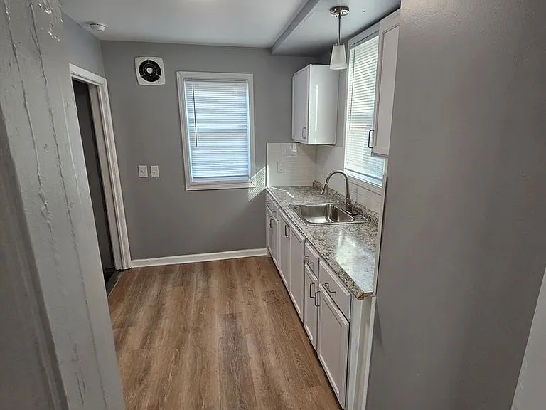 4196 Buckingham Elite Ave — Photo 9