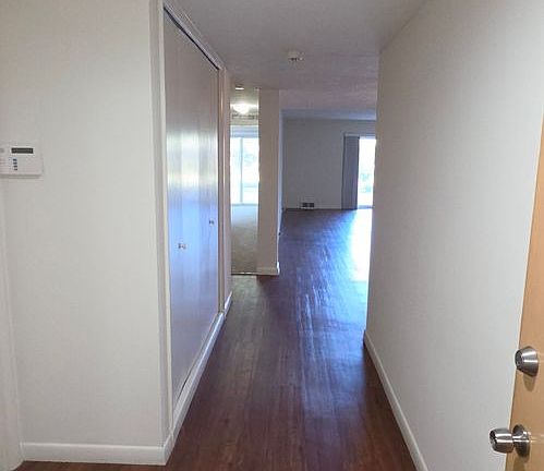 3rd image of 8701 Delmar Blvd APT 1D