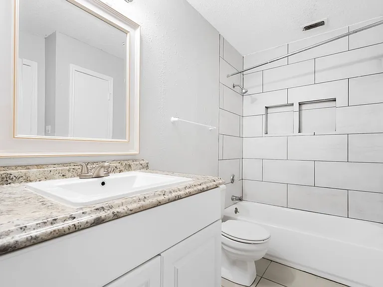 6710 Windsor Holw — Photo 13