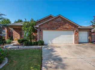 1917 Cedar Meadow Ln, Edmond, OK 73003