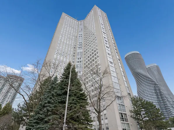 3650 Kaneff Cres #2704, Mississauga, ON L5A 4A1