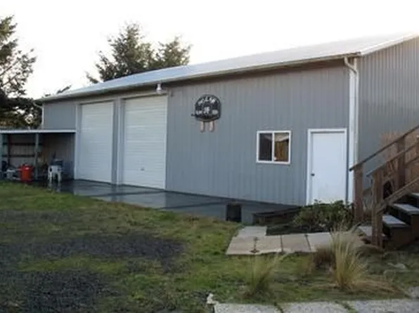 6 Olympia St E, Chinook, WA 98614