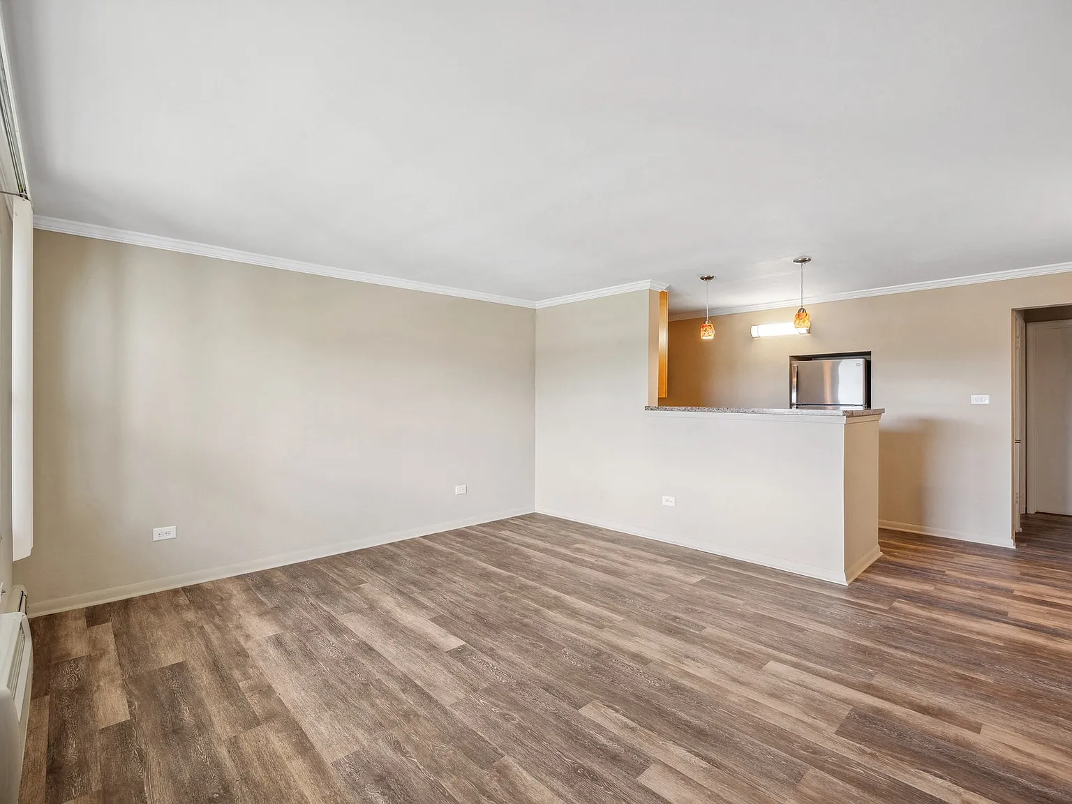 The Riviera Apartments of Evergreen Park — Photo 4