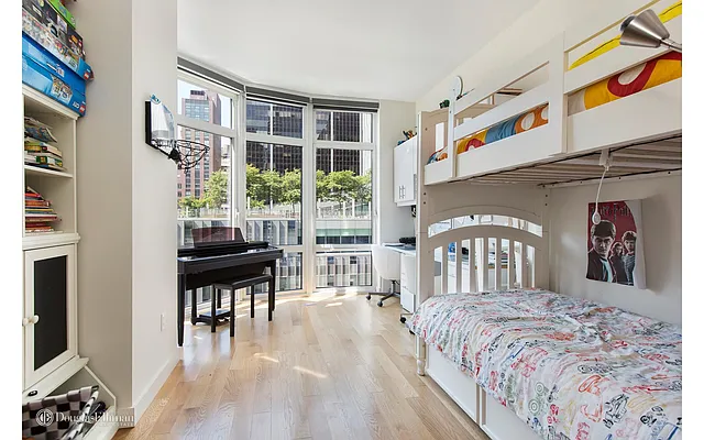 Rented by Douglas Elliman | media 19