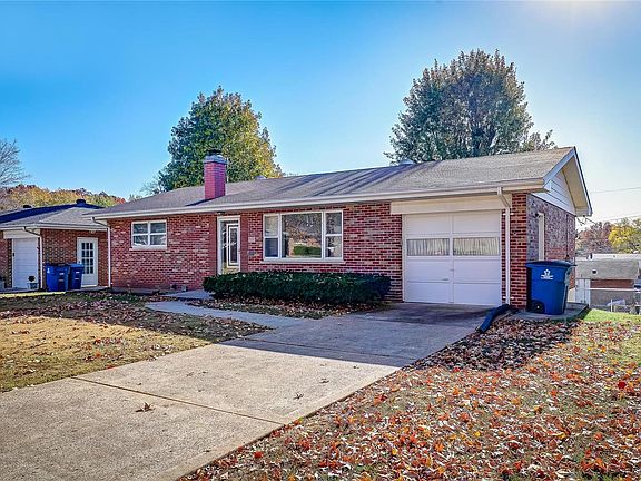 3rd image of 212 Woolwich Ln