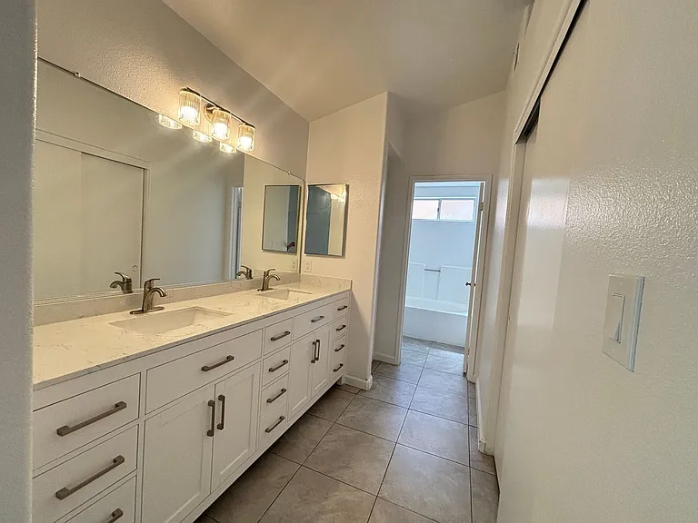 1734 Lightcap St — Photo 25