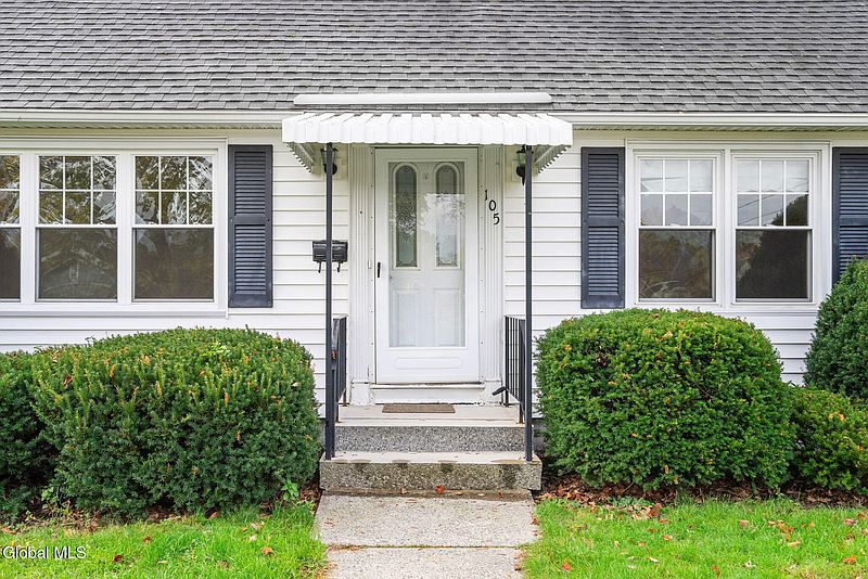 5th image of 105 Overlook Avenue