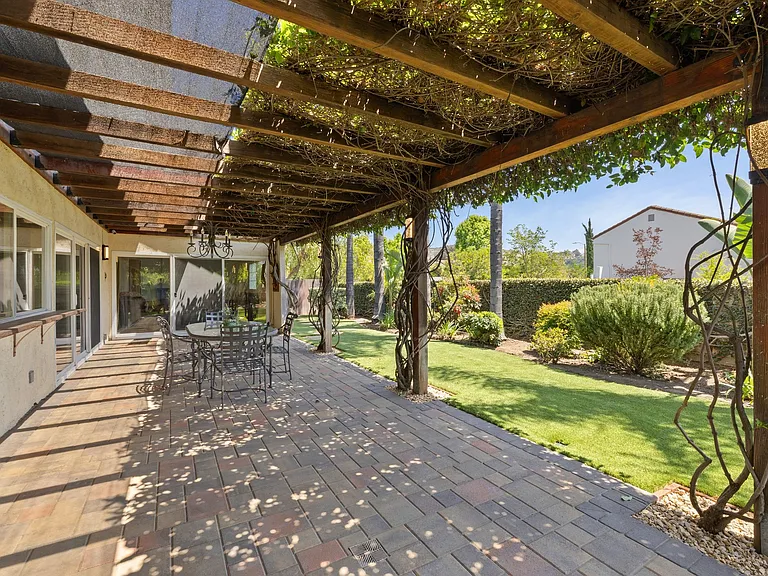 4501 Regents Ct — Photo 48
