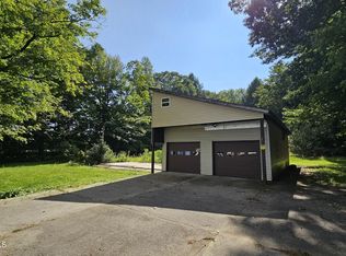 140 McKay Rd, Amsterdam, NY 12010