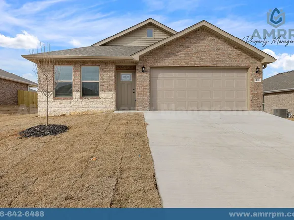 201 SW Vicki St, Gentry, AR 72734