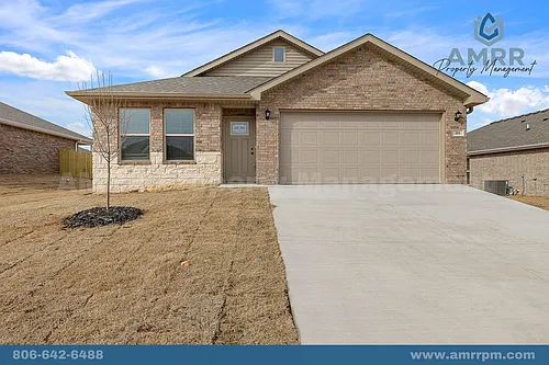 201 SW Vicki St Photo 1
