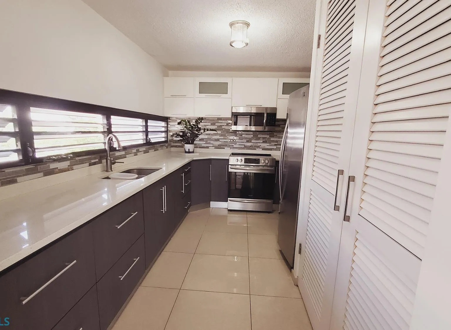 Pisos De Miramar (Condominio) — Photo 1