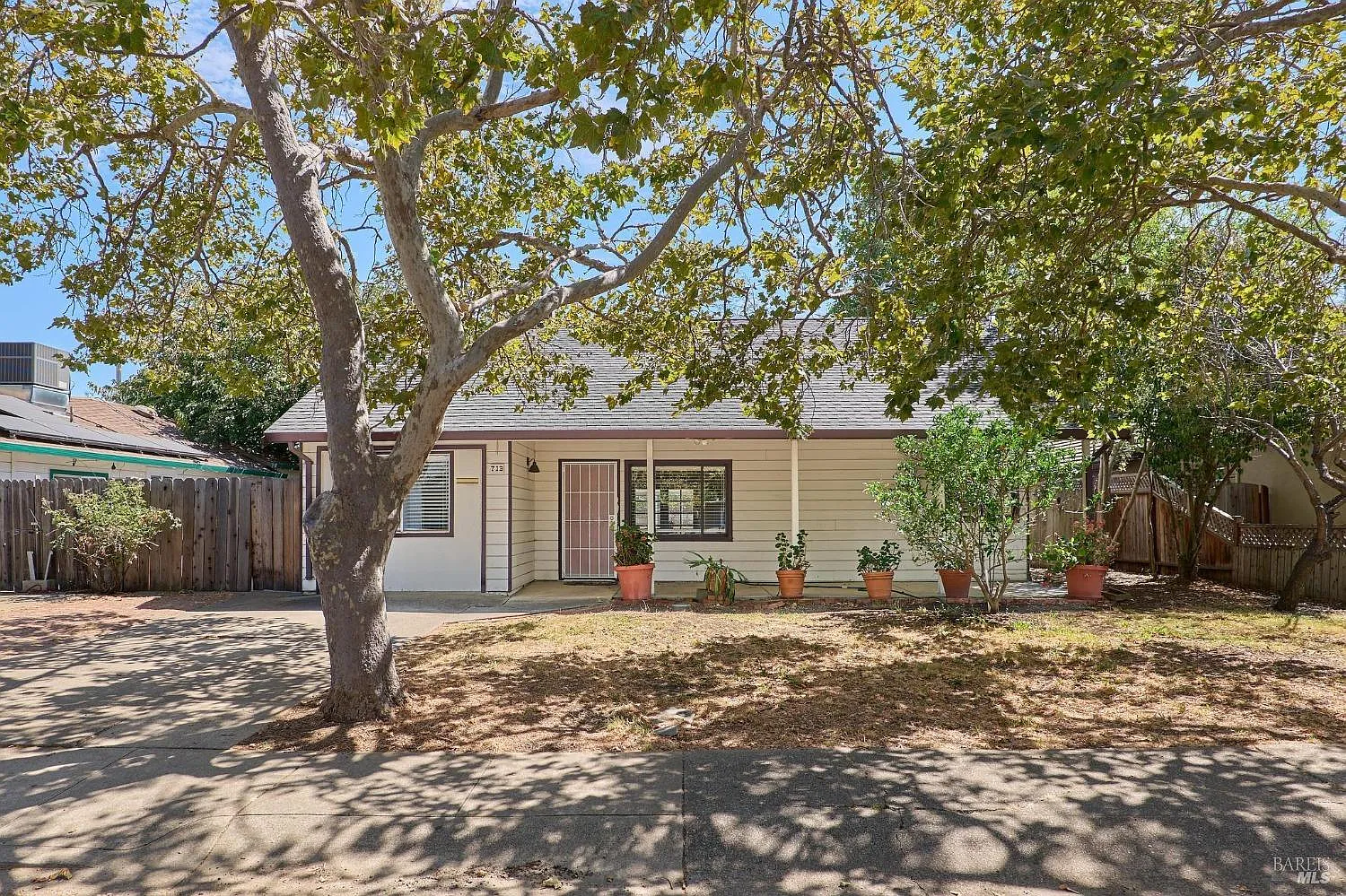 713 Maryland Street photo 1