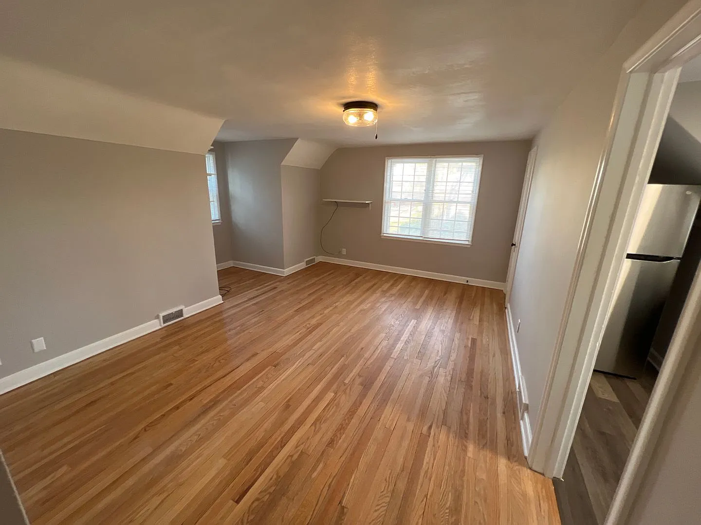722 W Olin Ave — Photo 4