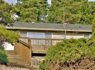 132 W Thill Ave, Sunnyside, WA