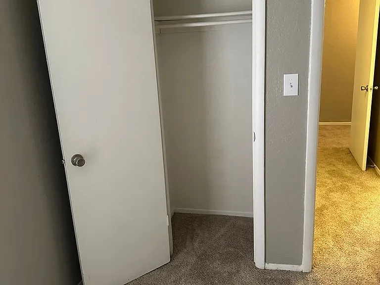 The Lewiston Apartments — Photo 20