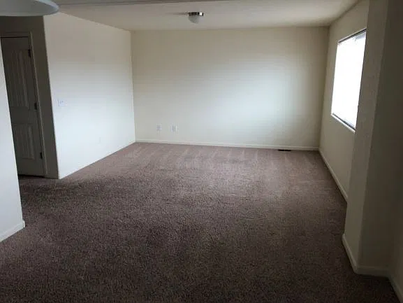 House For Lease — Photo 3